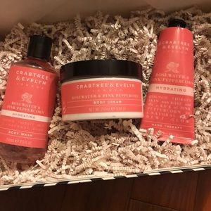 NEW Crabtree & Evelyn Rock ‘N’ Rose Gift set